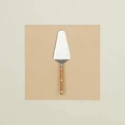 Sabre Teak Tart Slicer