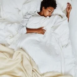 Simple Linen Fitted Sheet - White -Home Furnishing Store 20180702 HA FW18 1274 NS