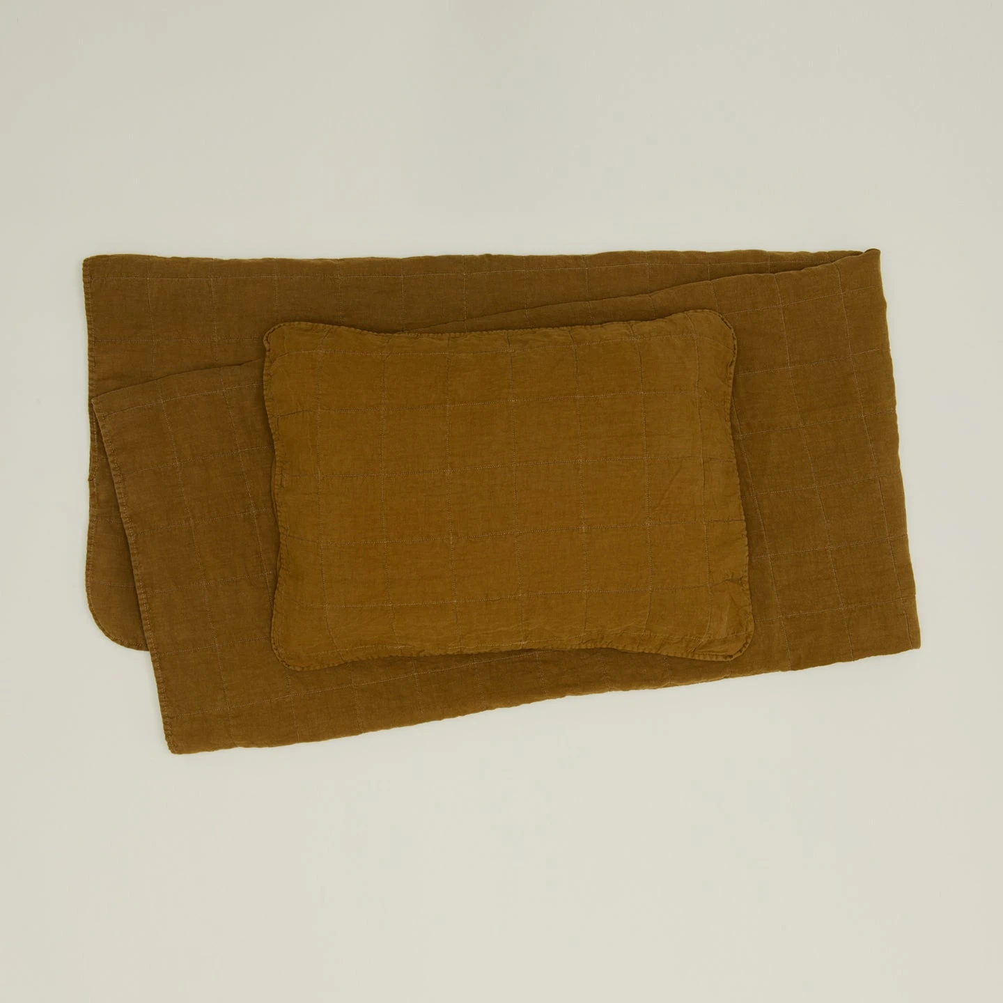 Simple Linen Quilt - Bronze 3 Simple Linen Quilt - Bronze - Image 3