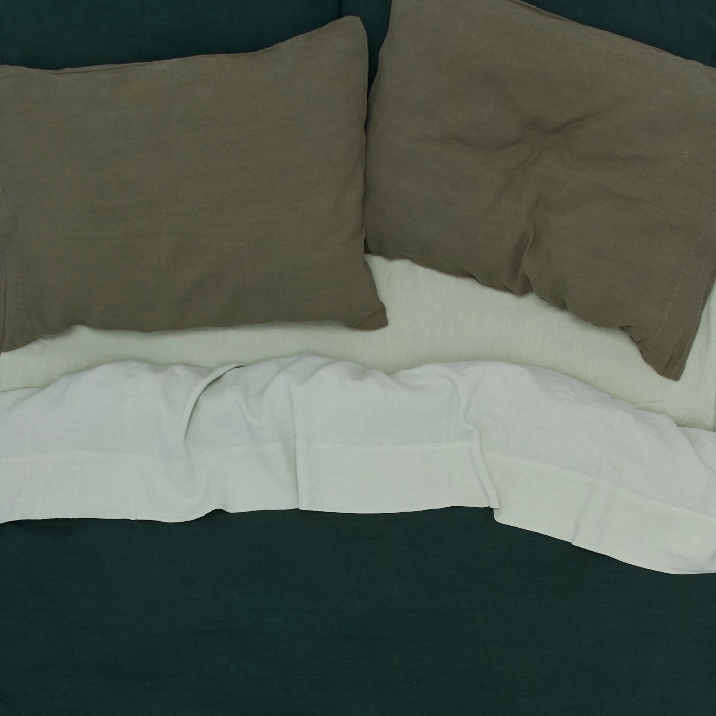 Simple Linen Duvet - Sage 3 Simple Linen Duvet - Sage - Image 3