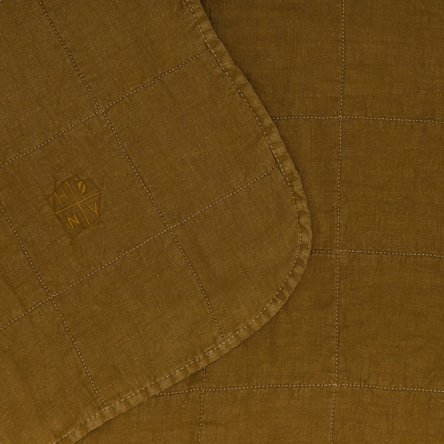 Simple Linen Quilt - Bronze 2 Simple Linen Quilt - Bronze - Image 2