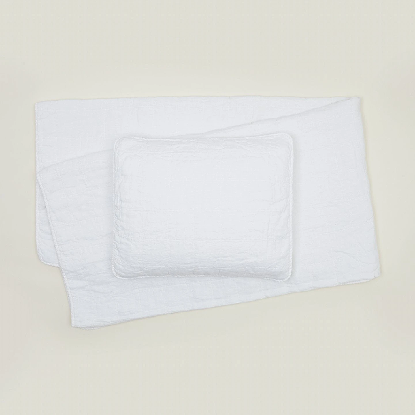 Simple Linen Quilted Shams, Set Of 2 - White 4 Simple Linen Quilted Shams, Set Of 2 - White - Image 4