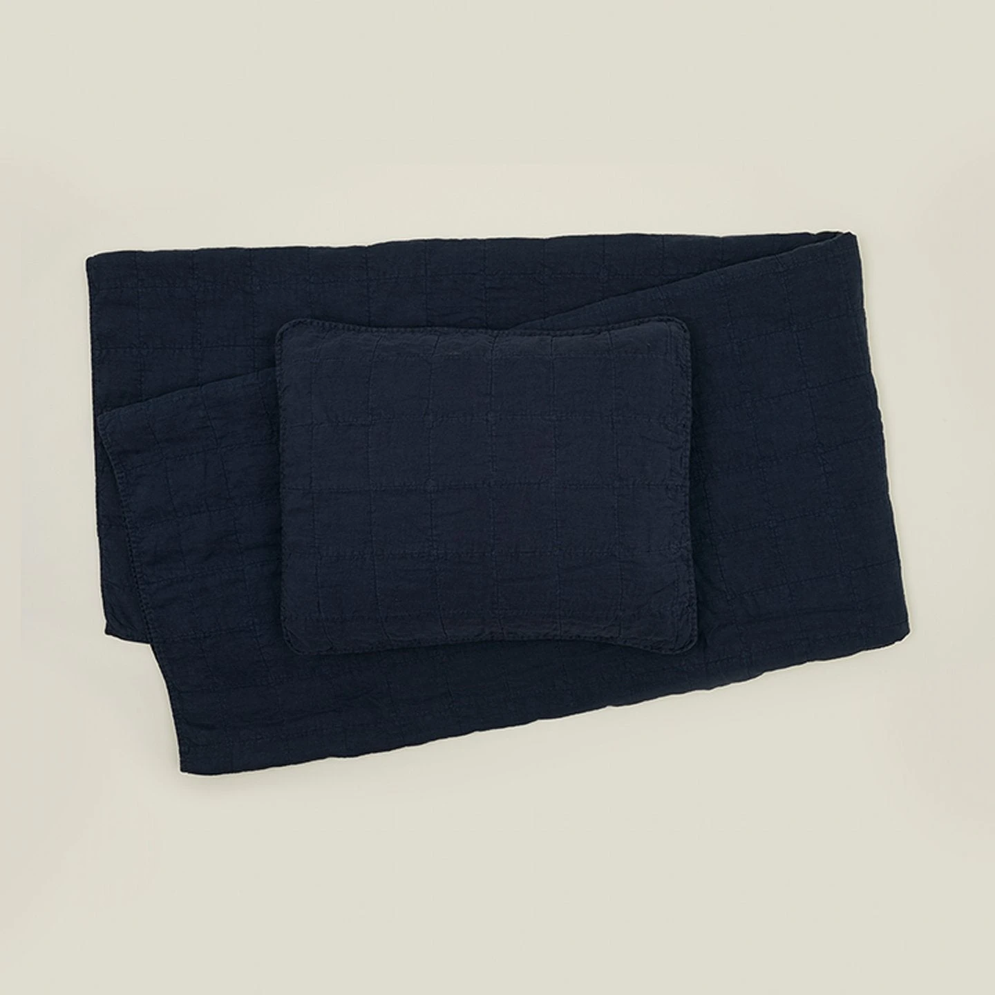 Simple Linen Quilt - Navy 3 Simple Linen Quilt - Navy - Image 3