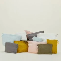 Simple Linen Zipper Pouch - Mustard -Home Furnishing Store HNY.600.50.041 040.XXX b resize caa1d338 fa78 42f9 8fae 30077f1057ac