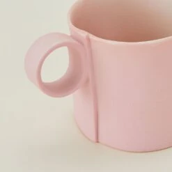 Loop Handled Mug - Blush -Home Furnishing Store OXM.500.30.001.095 DETAIL