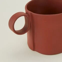 Loop Handled Mug - Terracotta -Home Furnishing Store OXM.500.30.001.770 DETAIL