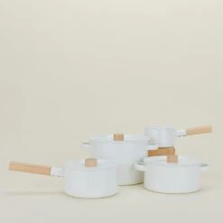 Enameled Milk Pot -Home Furnishing Store STT.500.70.00X.000 a alt 2603e96e 07d6 4f03 abd9 ec987cb4e79f