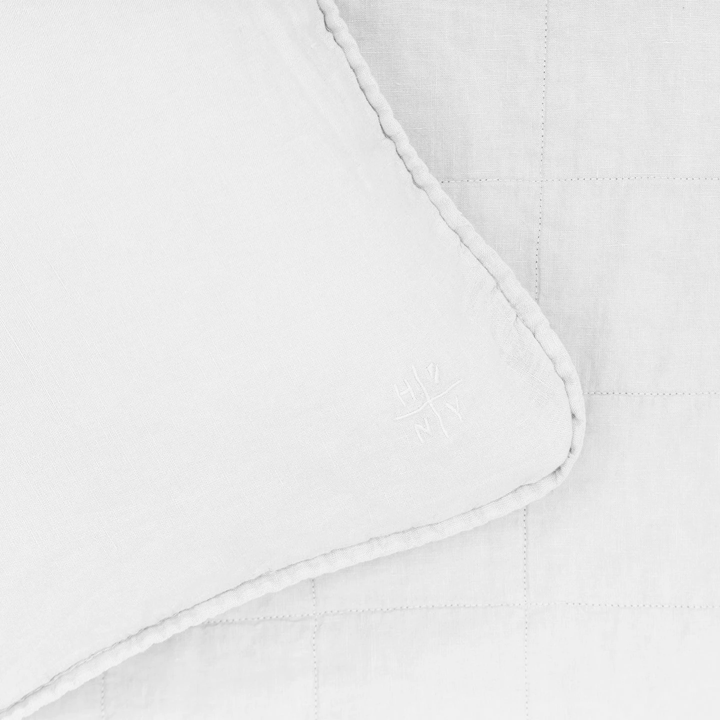 Simple Linen Quilted Shams, Set Of 2 - White 3 Simple Linen Quilted Shams, Set Of 2 - White - Image 3